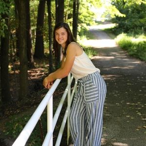 Meet your Posher, Lauren